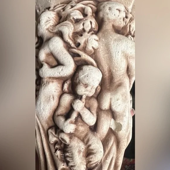Vintage Vase with Nude Silhouettes - Picture 6 of 6